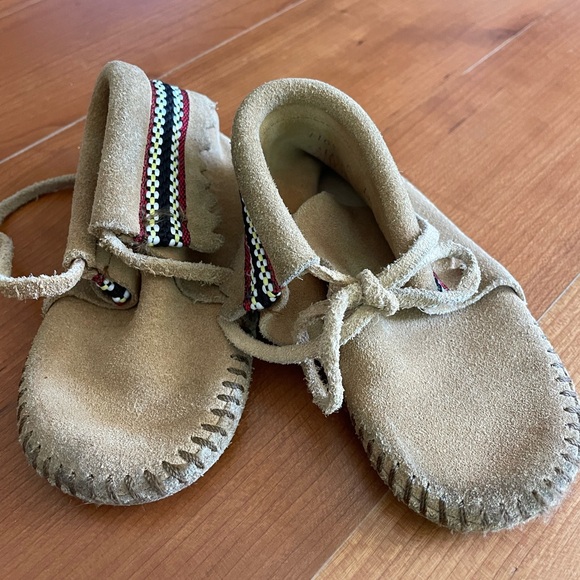 Baby Minnetonka Shoes - Picture 1 of 3